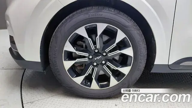 Kia Carnival 2022 — Фото 5/20