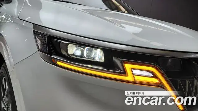 Kia Carnival 2022 — Şəkil 24/30
