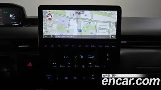 Hyundai Staria 2025 — Фото 13/20