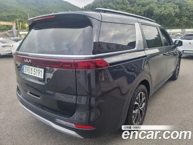 Kia Carnival 2023 — Photo 2/18