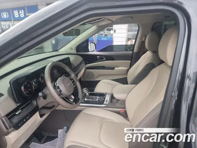 Kia Carnival 2023 — Photo 10/18