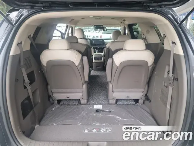 Kia Carnival 2023 — Photo 7/18
