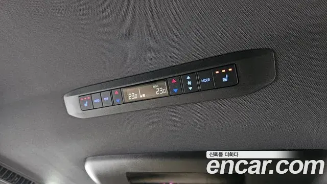 Toyota Sienna 2022 — ფოტო 21/36