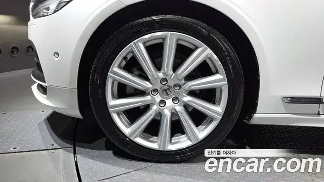 Volvo S90 2019 — Şəkil 9/20