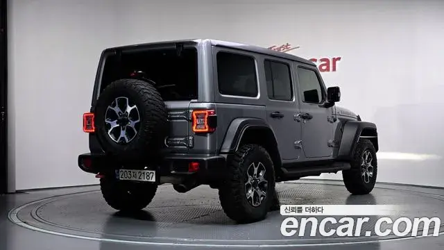 Jeep Wrangler 2021 — Фото 2/20