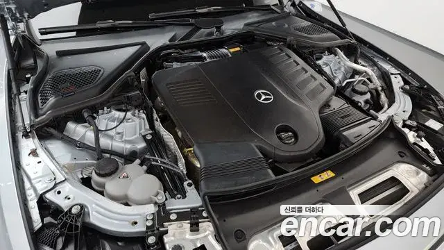 Mercedes-Benz E-Class 2024 — Photo 6/20