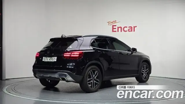 Mercedes-Benz GLA-Class 2018 — Фото 2/20