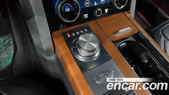 Land Rover Range Rover 2018 — Photo 24/34