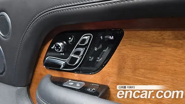 Land Rover Range Rover 2018 — Photo 16/34