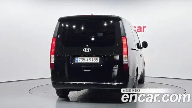 Hyundai Staria 2026 — Photo 4/20