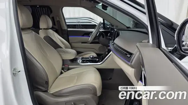 Kia Carnival 2023 — Photo 11/20