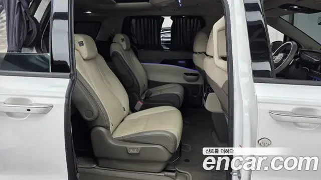Kia Carnival 2023 — Photo 12/20