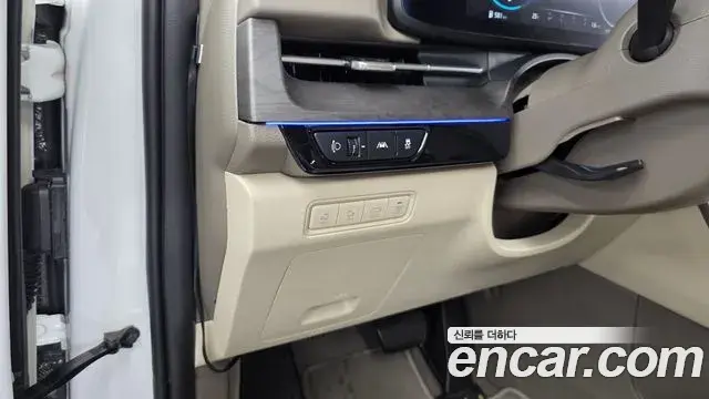 Kia Carnival 2023 — Photo 17/20