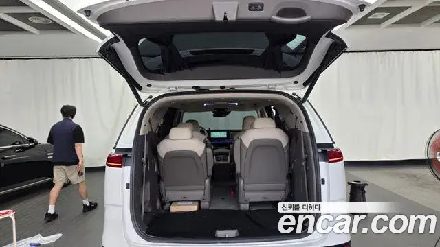 Kia Carnival 2023 — Photo 20/20