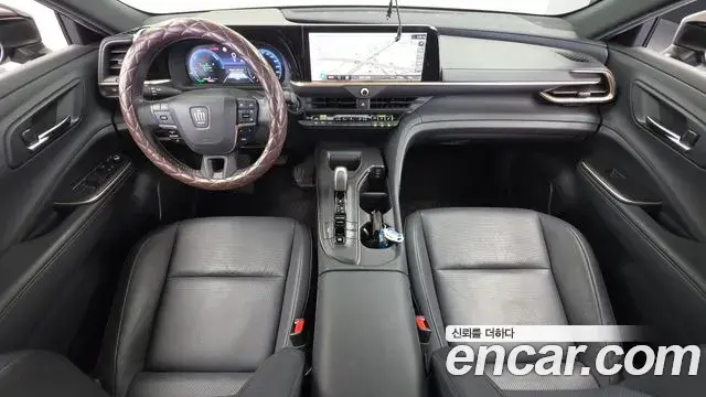 Toyota Crown Crossover 2023 — Photo 7/20
