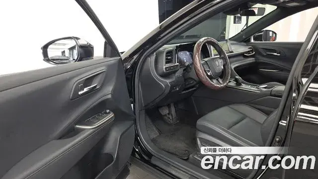 Toyota Crown Crossover 2023 — Photo 10/20