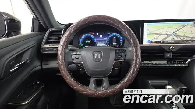 Toyota Crown Crossover 2023 — Photo 13/20