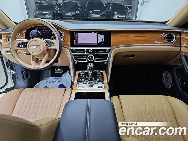 Bentley Flying Spur 2023 — ფოტო 13/15