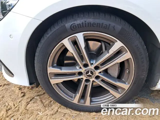 Mercedes-Benz E-Class 2021 — Фото 5/20