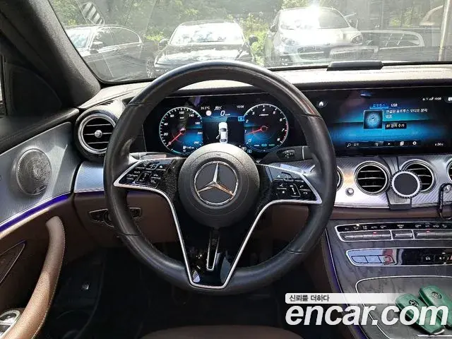 Mercedes-Benz E-Class 2021 — Фото 14/20