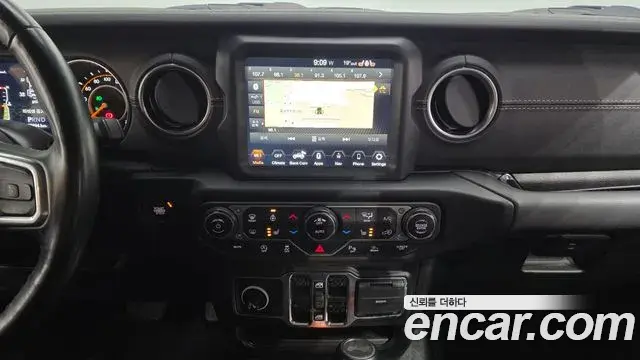 Jeep Wrangler 2021 — Фото 13/20