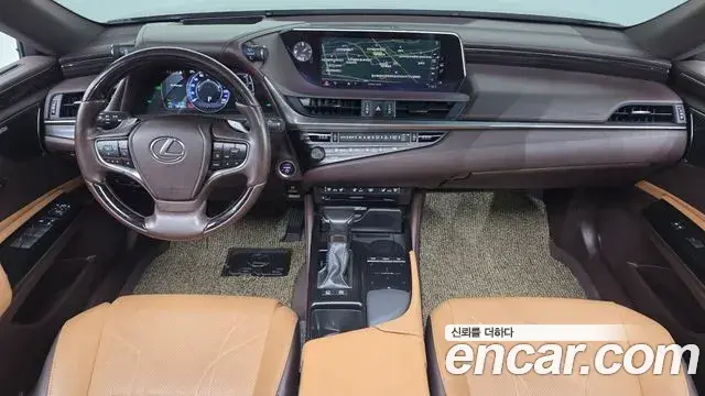 Lexus ES300h 2019 — Photo 7/20