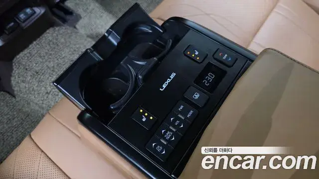 Lexus ES300h 2019 — Photo 18/20