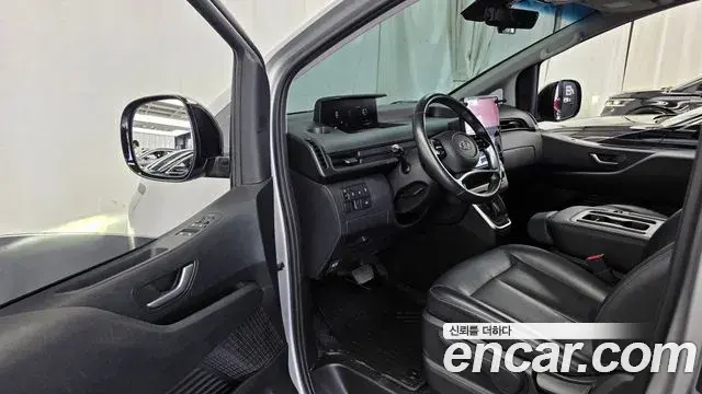 Hyundai Staria 2023 — Фото 9/20