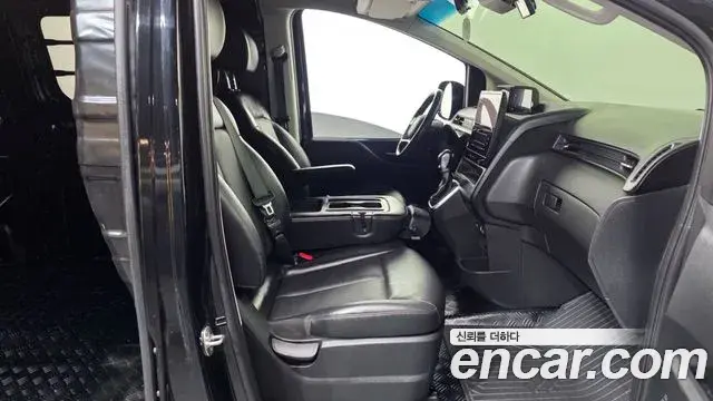 Hyundai Staria 2022 — Photo 11/20