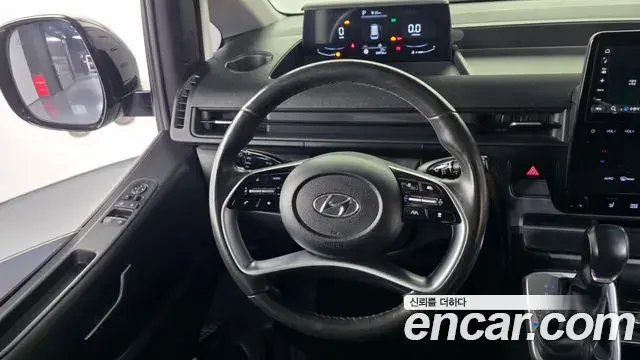 Hyundai Staria 2022 — Photo 13/20