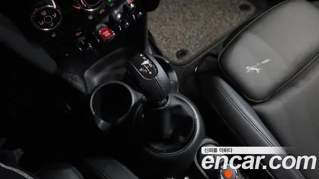 Mini Cooper 2019 — Şəkil 9/20