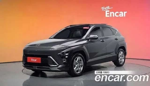 Hyundai Kona 2023 — Фото 1/20