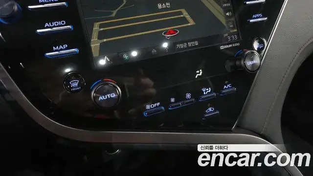 Toyota Camry 2019 — ფოტო 3/30