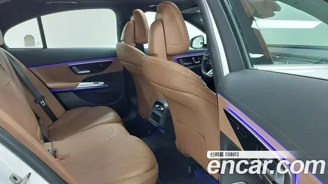 Mercedes-Benz E-Class 2026 — Photo 8/20