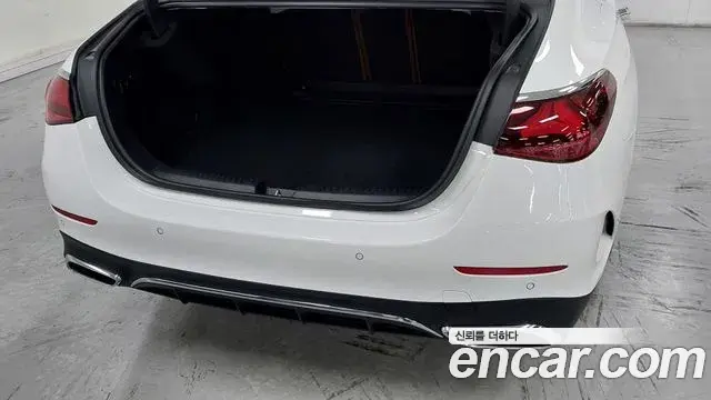 Mercedes-Benz E-Class 2026 — Photo 11/20