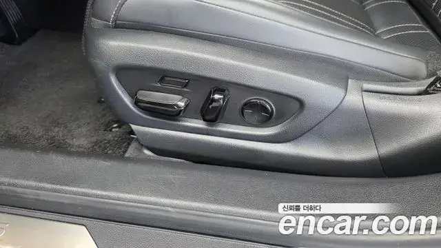 Lexus ES300h 2021 — ფოტო 33/35