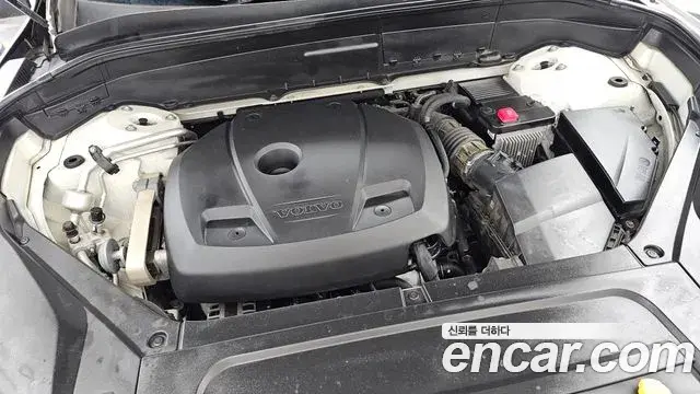 Volvo XC90 2018 — Photo 5/20