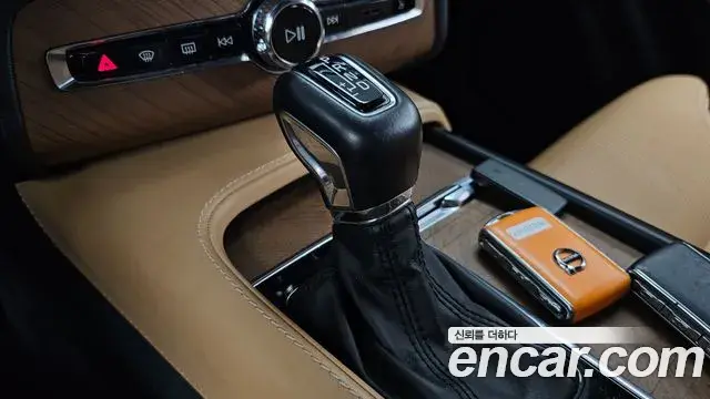 Volvo XC90 2018 — Photo 7/20