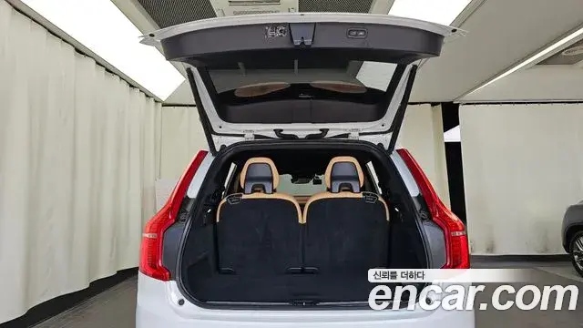 Volvo XC90 2018 — Photo 19/20