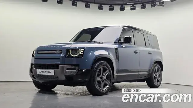 Land Rover Defender 2025 — Photo 1/20