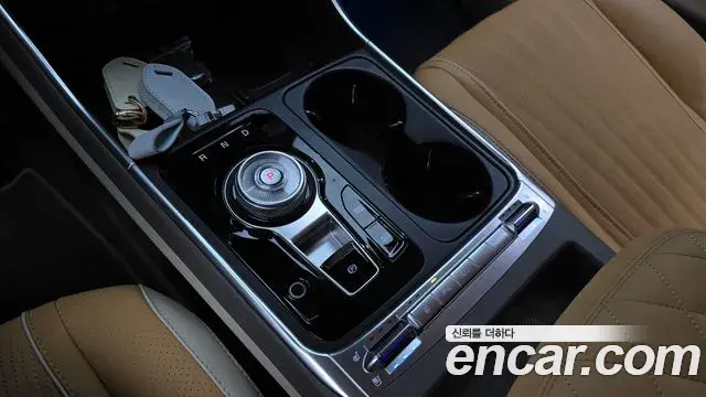 Kia Carnival 2024 — Şəkil 36/37