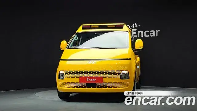 Hyundai Staria 2024 — Photo 3/20