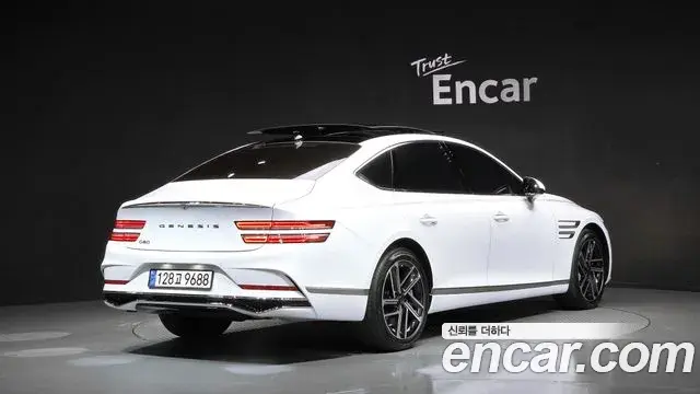 Genesis Electrified G80 2024 — Photo 2/20