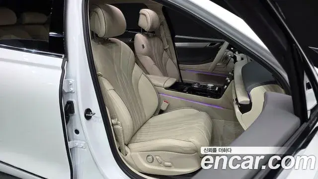 Genesis Electrified G80 2024 — Photo 11/20