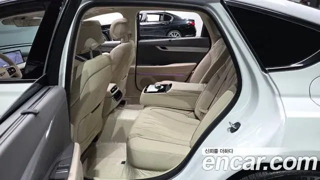 Genesis Electrified G80 2024 — Photo 12/20