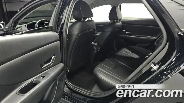 Hyundai Avante 2022 — Photo 12/20