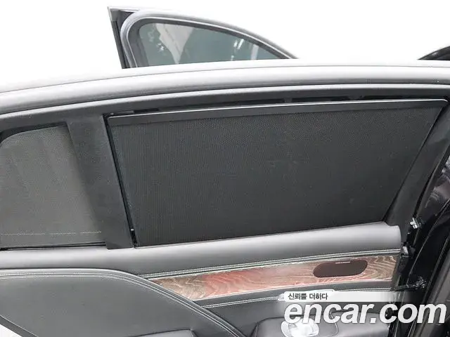 Genesis G90 2022 — Photo 18/20