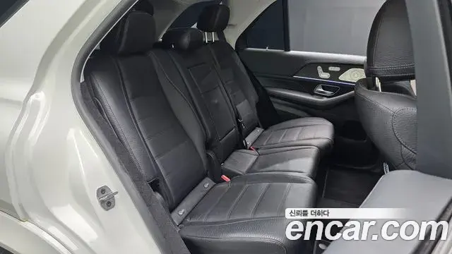 Mercedes-Benz GLE-Class 2023 — Фото 11/20