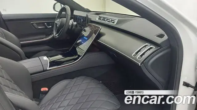 Mercedes-Benz S-Class 2025 — Photo 12/18