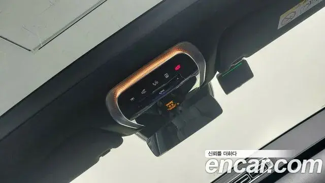 Mercedes-Benz S-Class 2025 — Photo 16/18